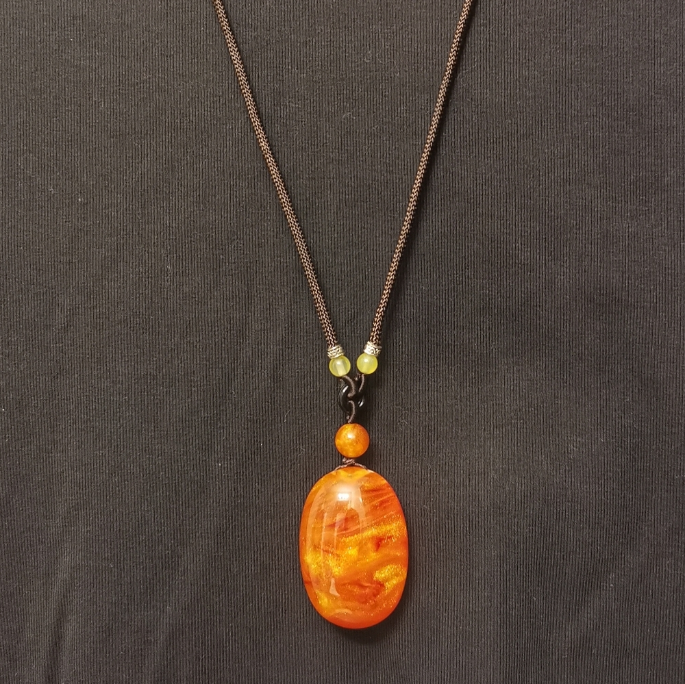 Amber long necklace.